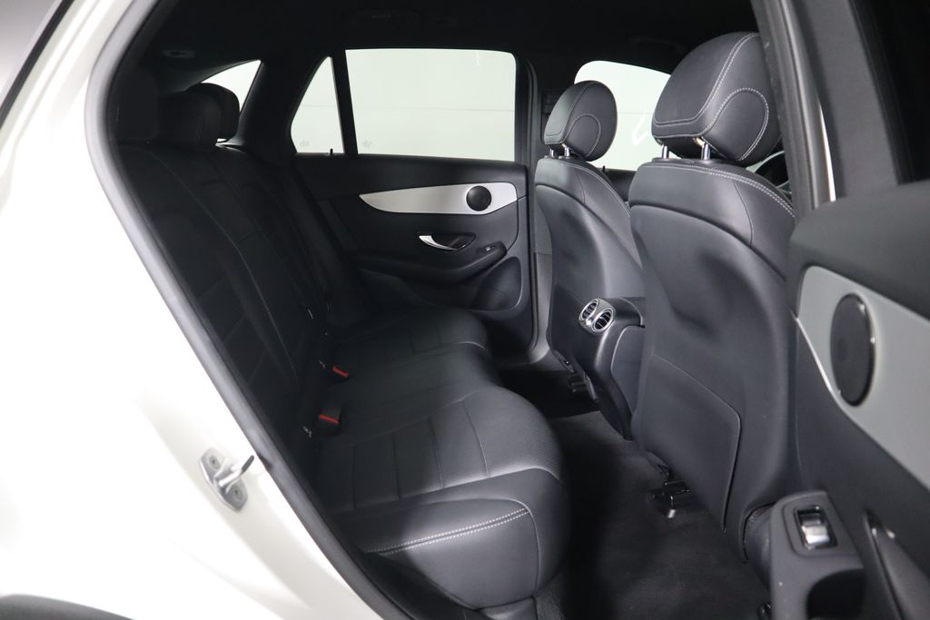 2021 Mercedes-Benz GLC 300 22