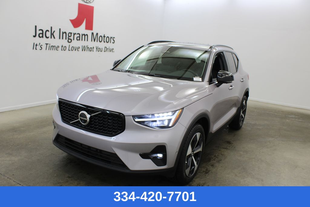 new 2026 Volvo XC40 car