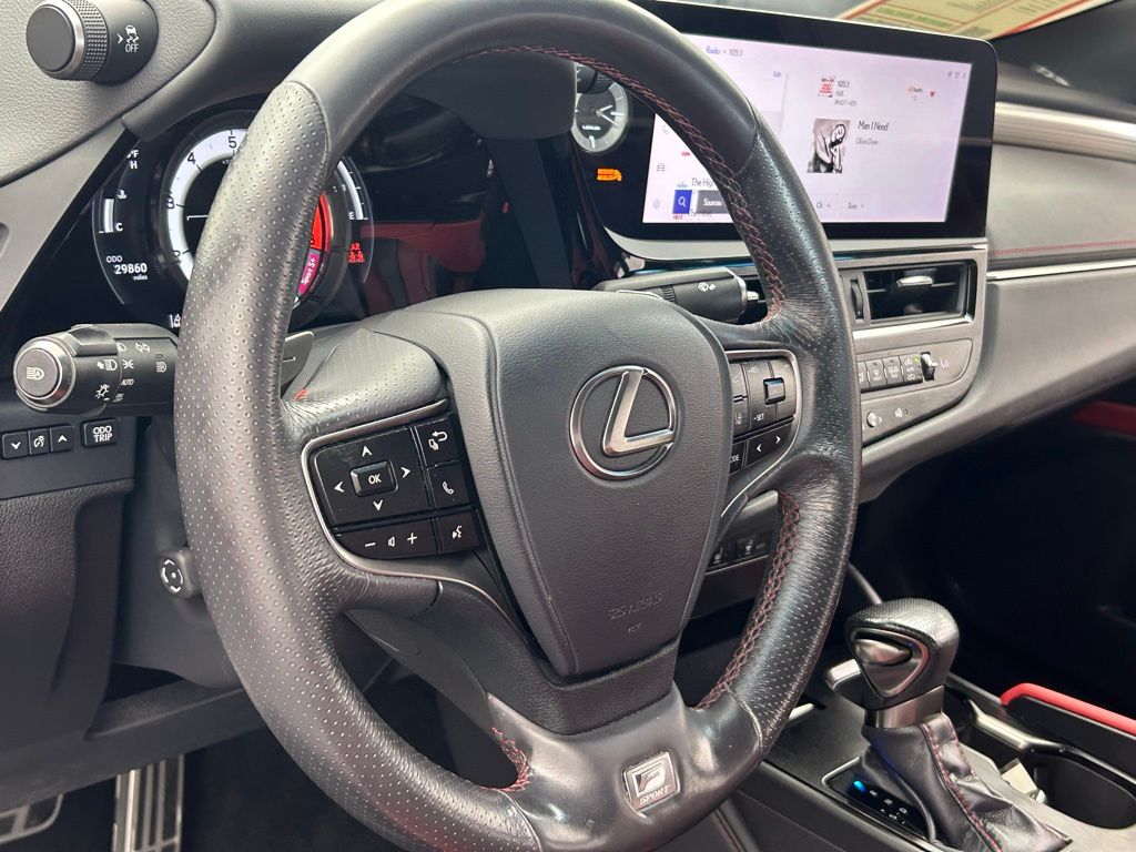 Used 2023 White Lexus 300h image 39