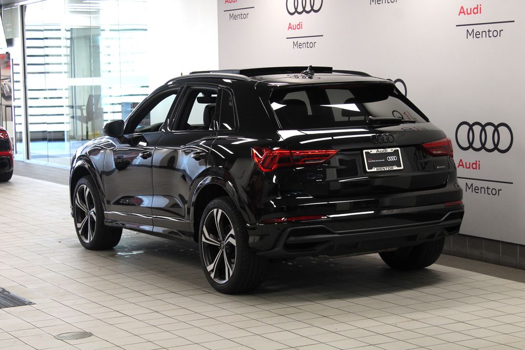 Thumbnail: 2024 Audi Q3 - 4