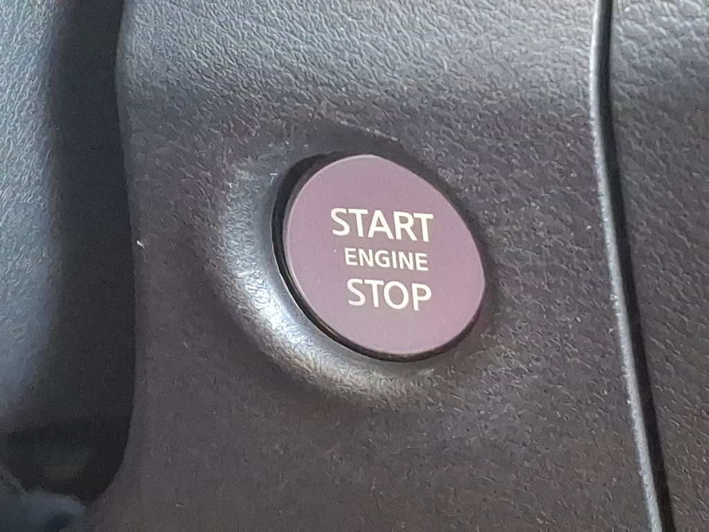 2022 Nissan Frontier SV 24
