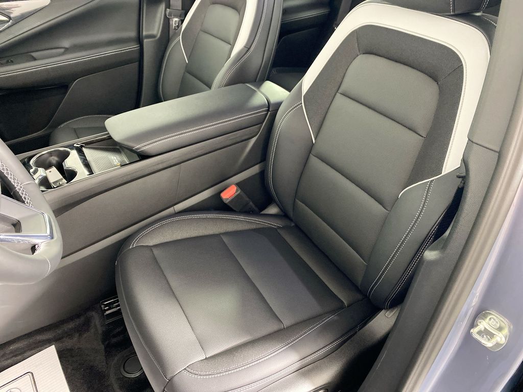 2025 Chevrolet Blazer EV LT photo