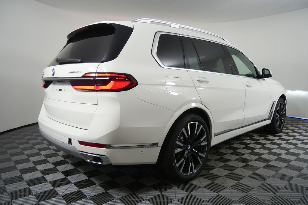 Thumbnail: 2026 BMW X7 - 3