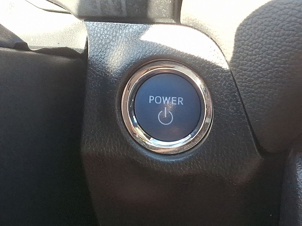 Thumbnail: 2022 Toyota RAV4 - 24