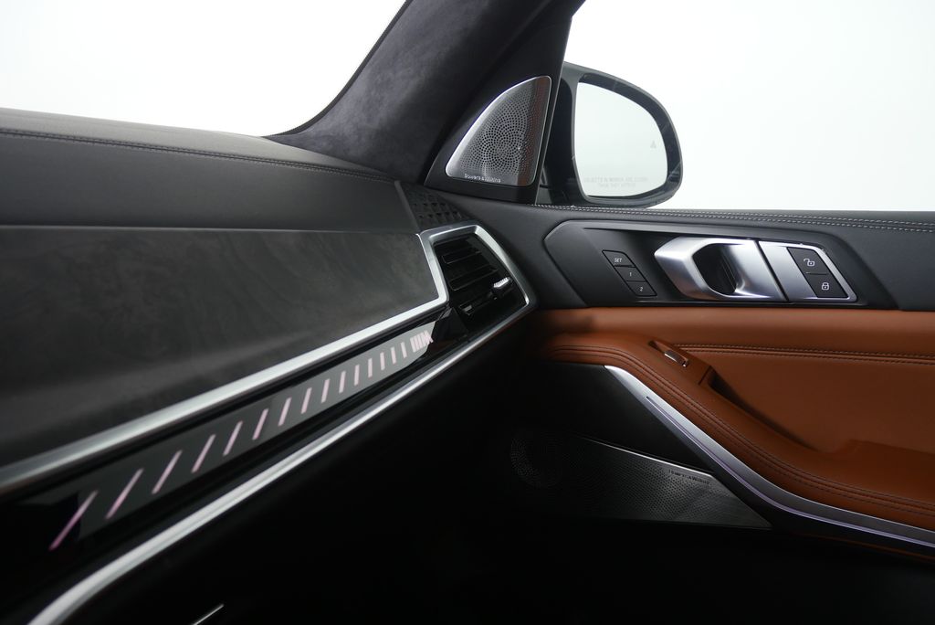 Thumbnail: 2024 BMW X7 - 27