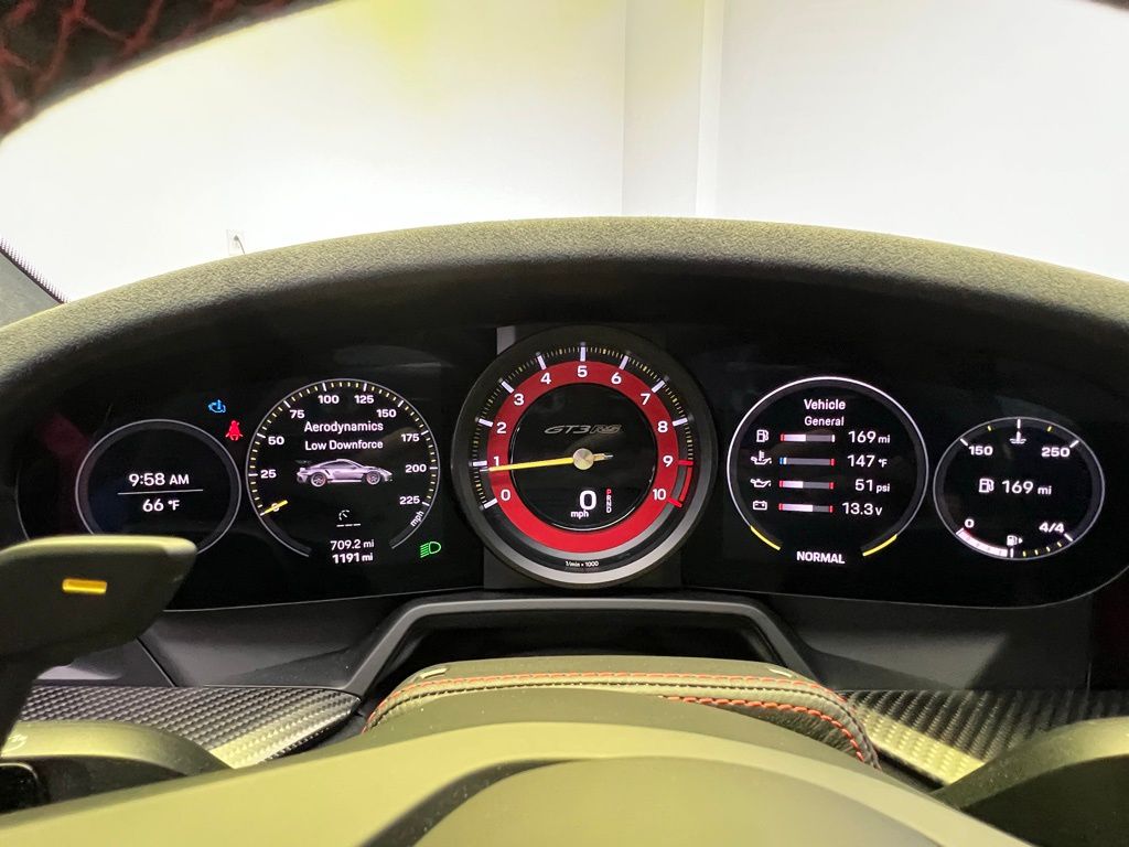 Thumbnail: 2024 Porsche 911 - 10