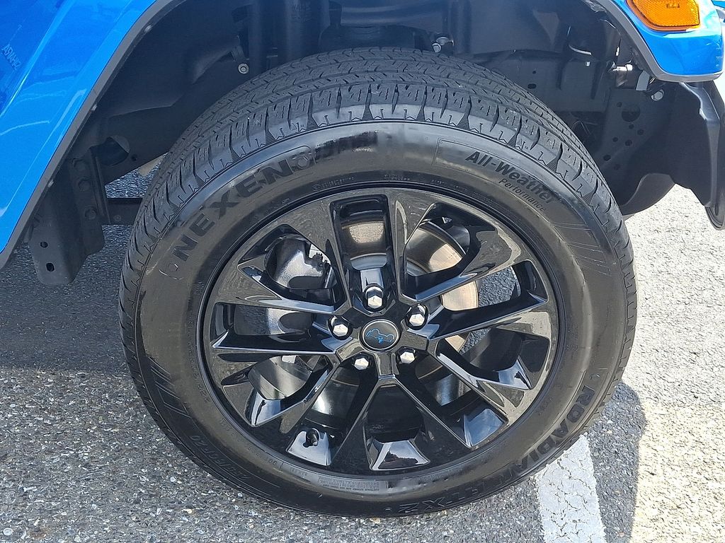 2024 Jeep Wrangler Sahara 4xe 8