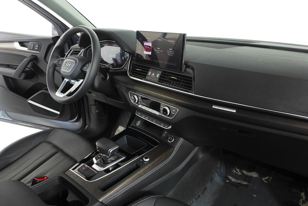 Thumbnail: 2023 Audi Q5 - 13