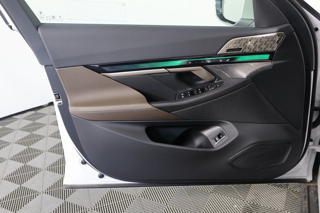 Thumbnail: 2025 BMW i5 - 7