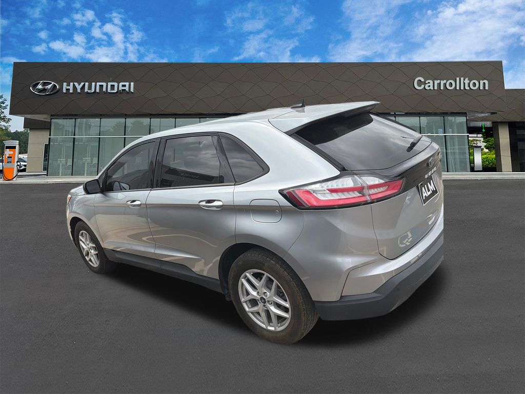 Used 2021 Silver Ford SE image 8