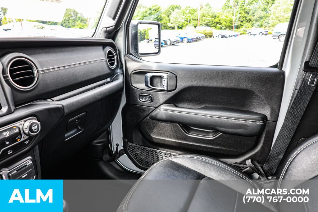 Used 2023 Silver Jeep Sahara image 44