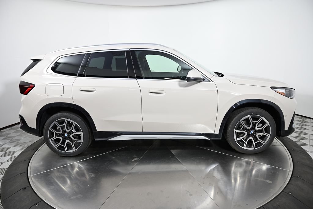 Thumbnail: 2026 BMW X1 - 6