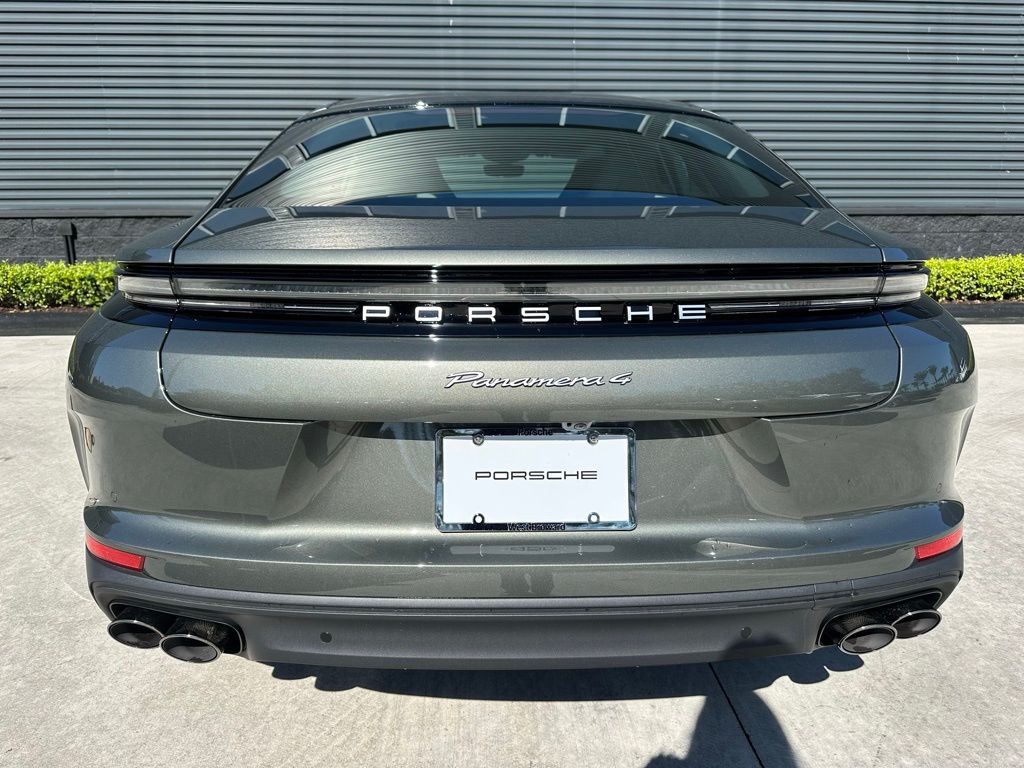 Thumbnail: 2026 Porsche Panamera - 12