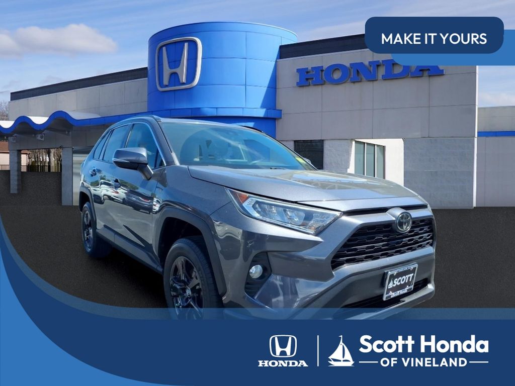 Magnetic Gray Metallic 2019 Toyota RAV4 XLE AWD SUV / Crossover All-Wheel Drive 8-Speed Automatic