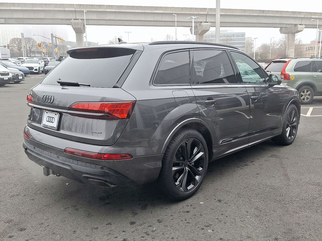 Thumbnail: 2026 Audi Q7 - 3