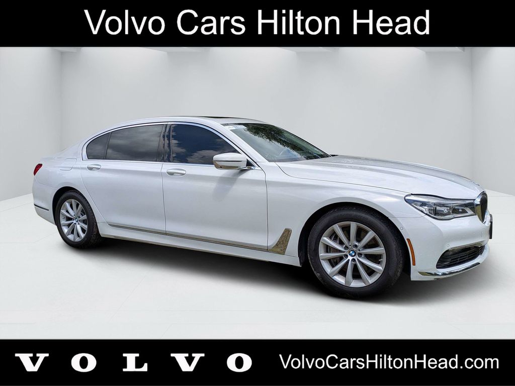 Alpine White 2018 BMW 7 Series Sedan All-Wheel Drive 8-Speed Automatic