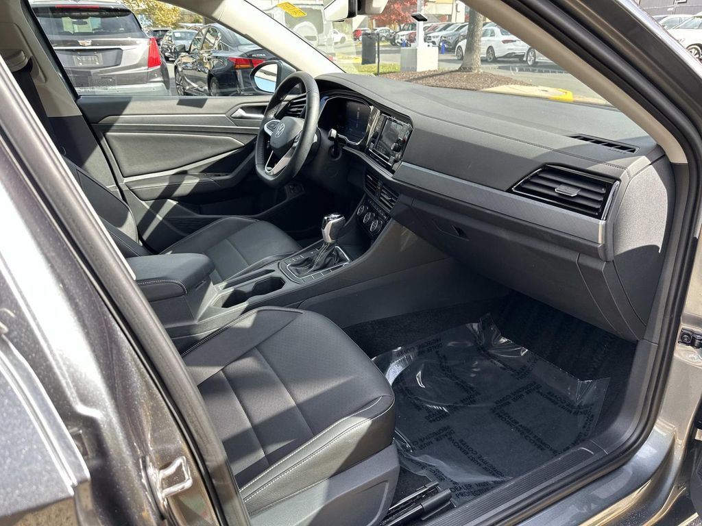 Thumbnail: 2022 Volkswagen Jetta - 20