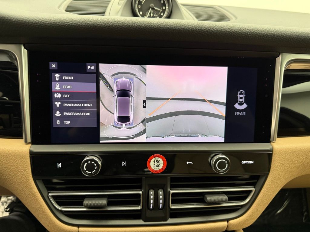 Thumbnail: 2025 Porsche Macan - 17