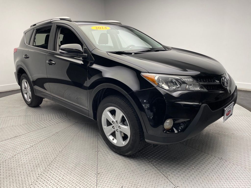 2014 Toyota RAV4 XLE 3