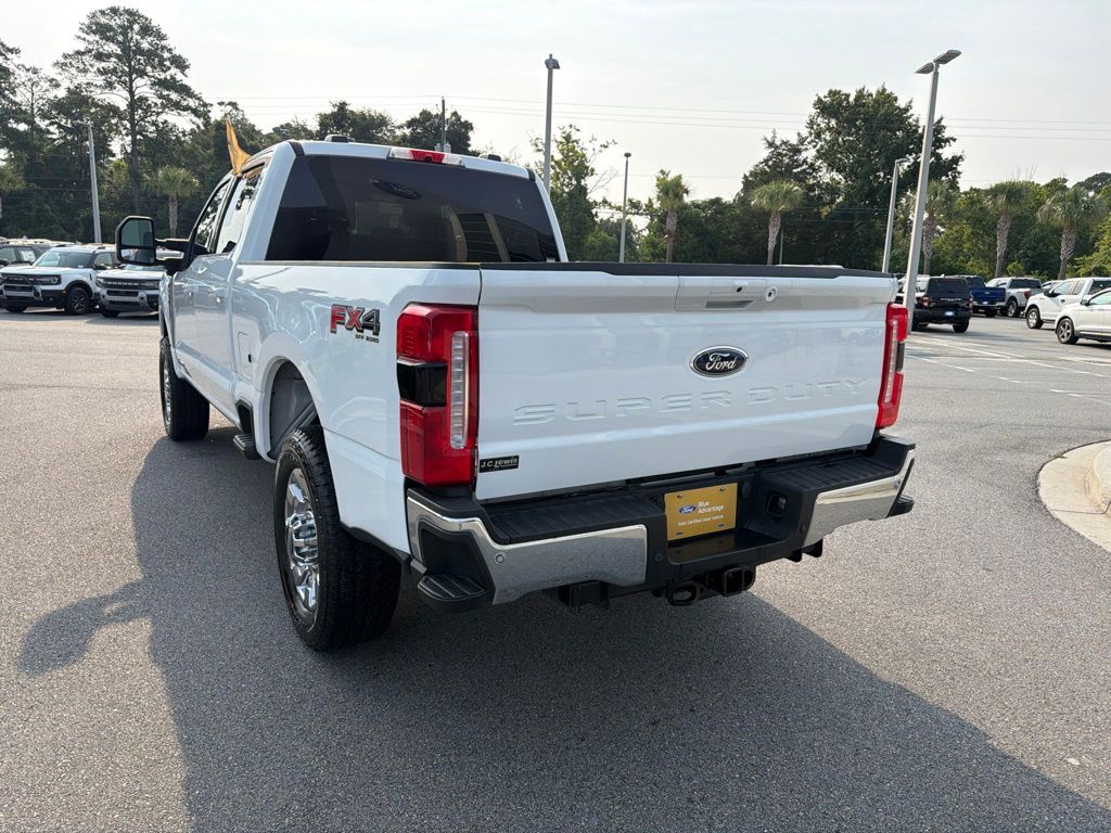 2026 Ford F-350 Super Duty LARIAT