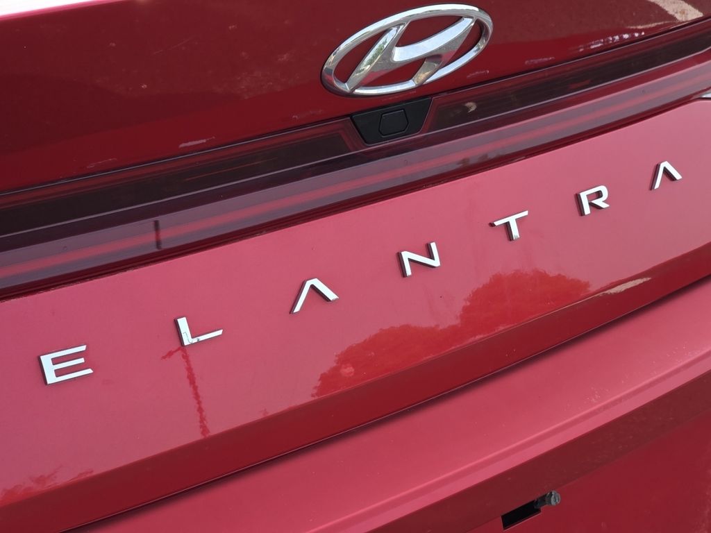 Used 2022 Red Hyundai Limited image 17
