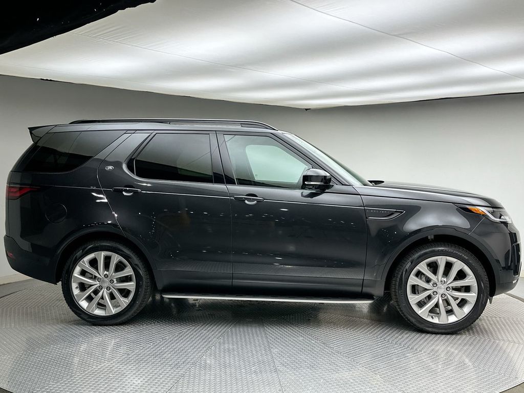 Thumbnail: 2026 Land Rover Discovery - 4