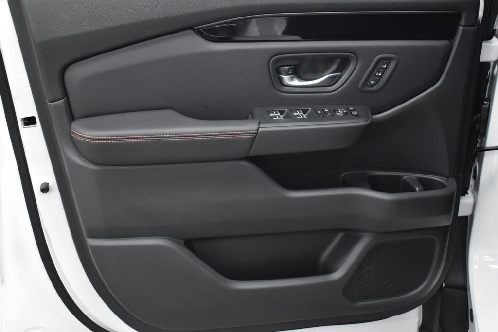 Thumbnail: 2025 Honda Pilot - 8