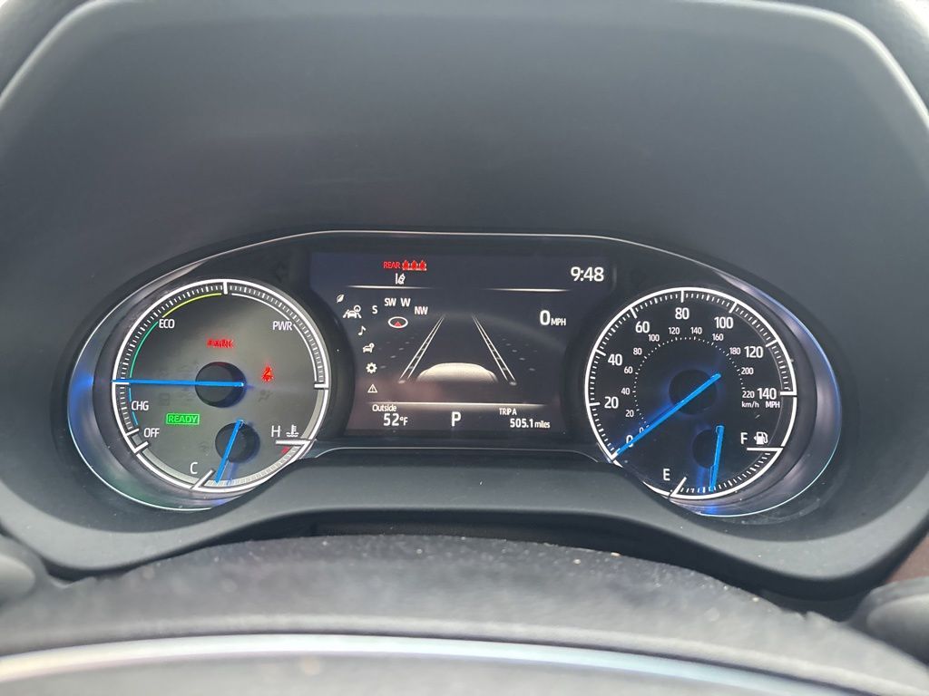 Used 2021 Silver Toyota XLE image 6
