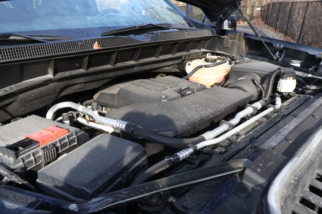 Thumbnail: 2022 Chevrolet Silverado 1500 - 16