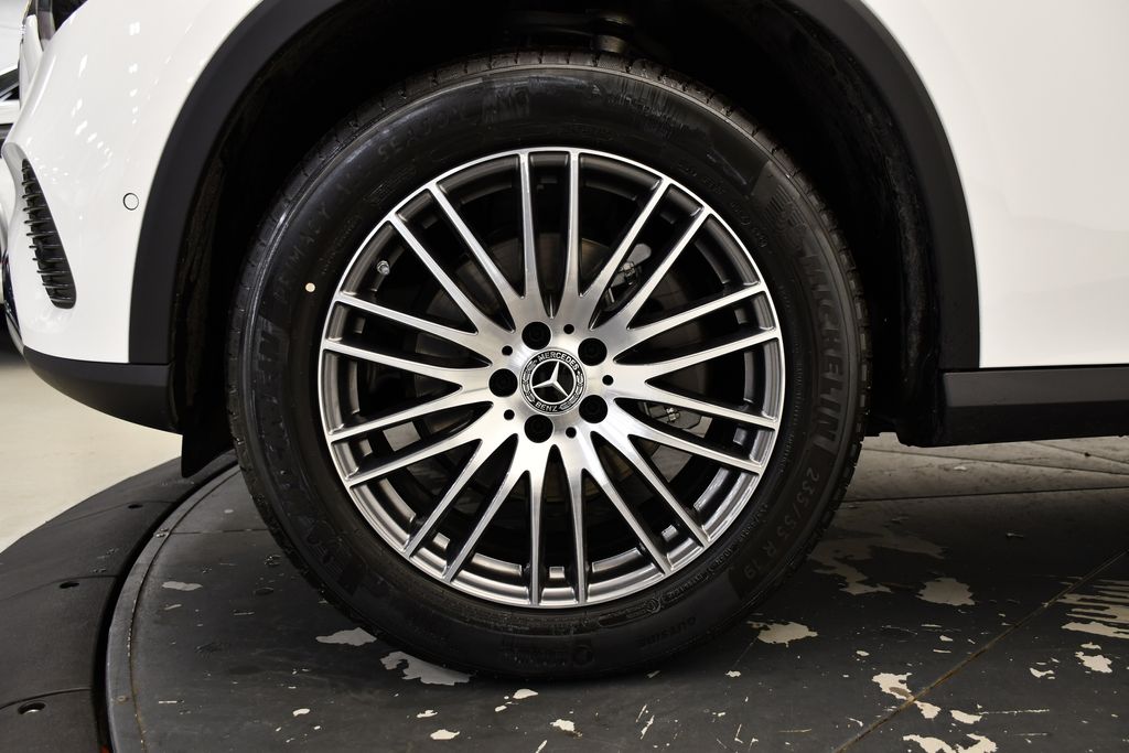 Thumbnail: 2025 Mercedes-Benz GLC - 13