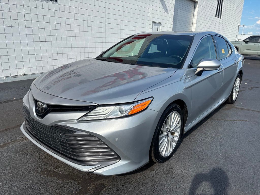 Celestial Silver Metallic 2018 Toyota Camry Sedan Front-Wheel Drive 8-Speed Automatic