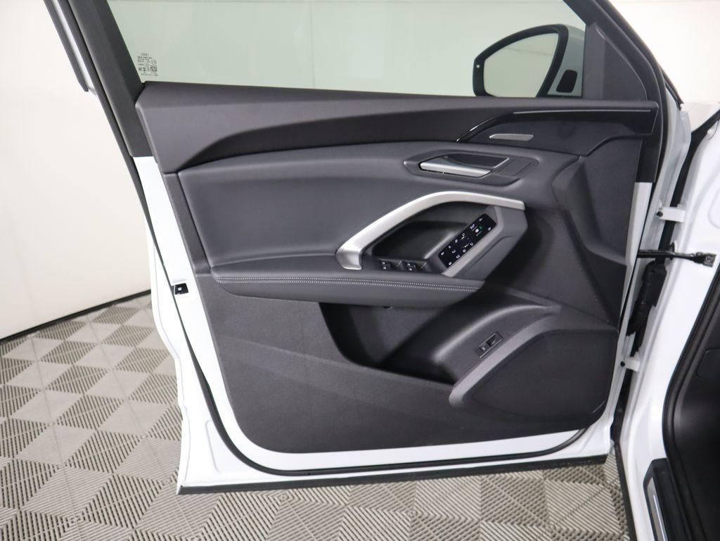 Thumbnail: 2025 Audi Q5 - 26