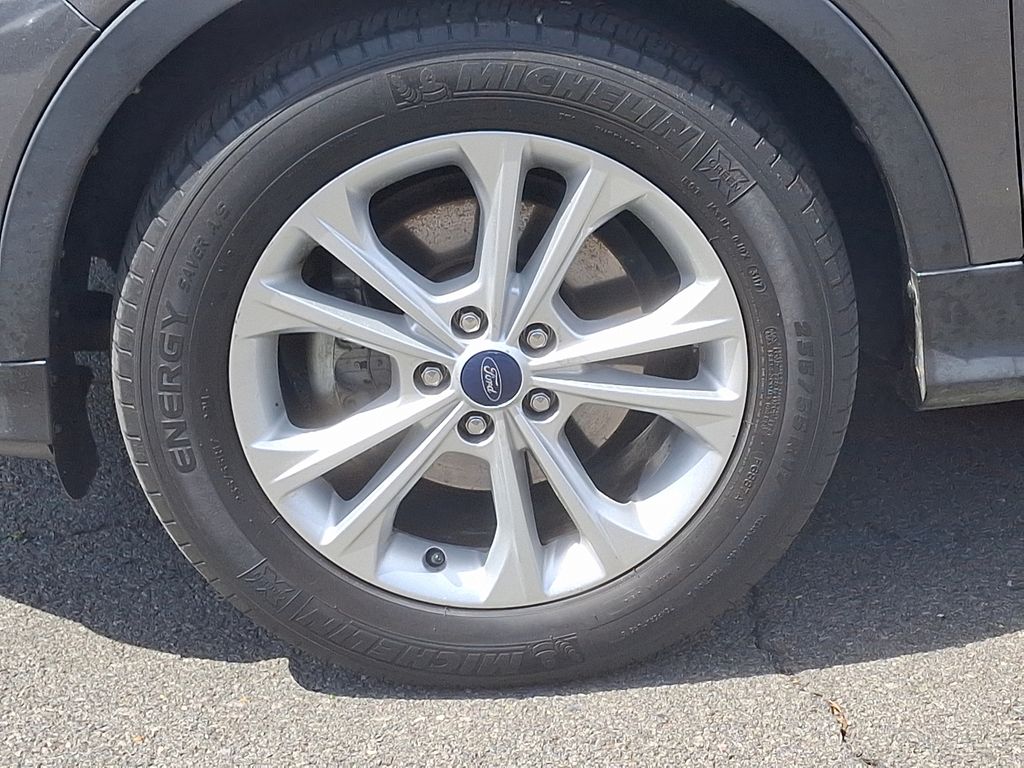 2017 Ford Escape S 8