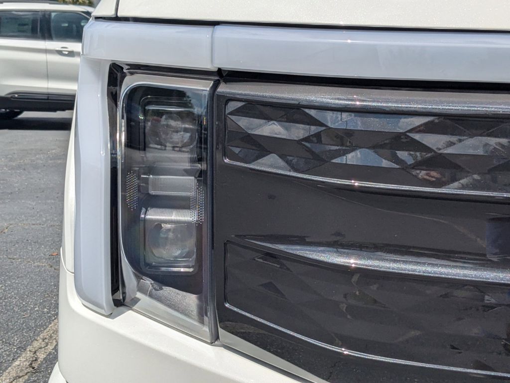 2025 Ford F-150 Lightning Platinum