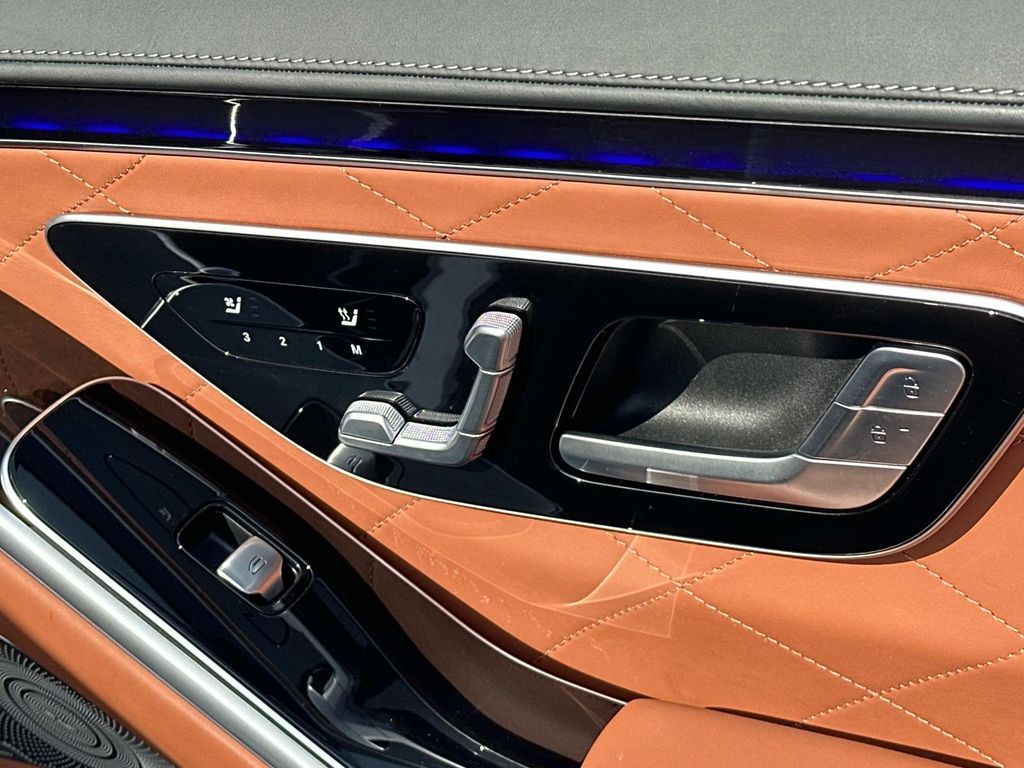 Thumbnail: 2022 Mercedes-Benz S-Class - 20