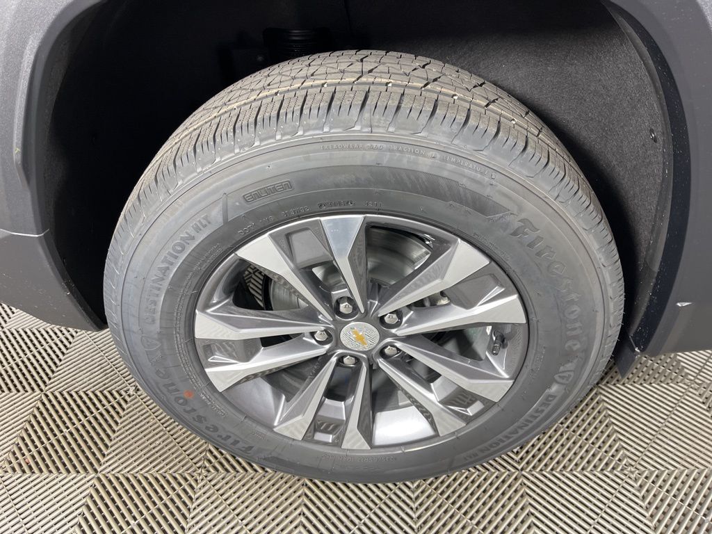 Thumbnail: 2026 Chevrolet Equinox - 15