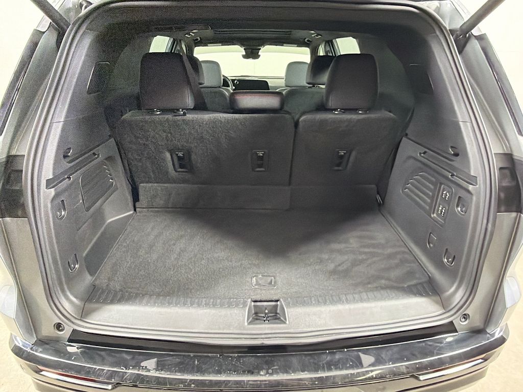 Used 2024 Chevrolet Traverse SUV