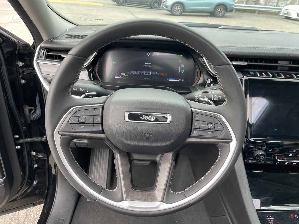 Used 2024 Jeep Grand Cherokee SUV