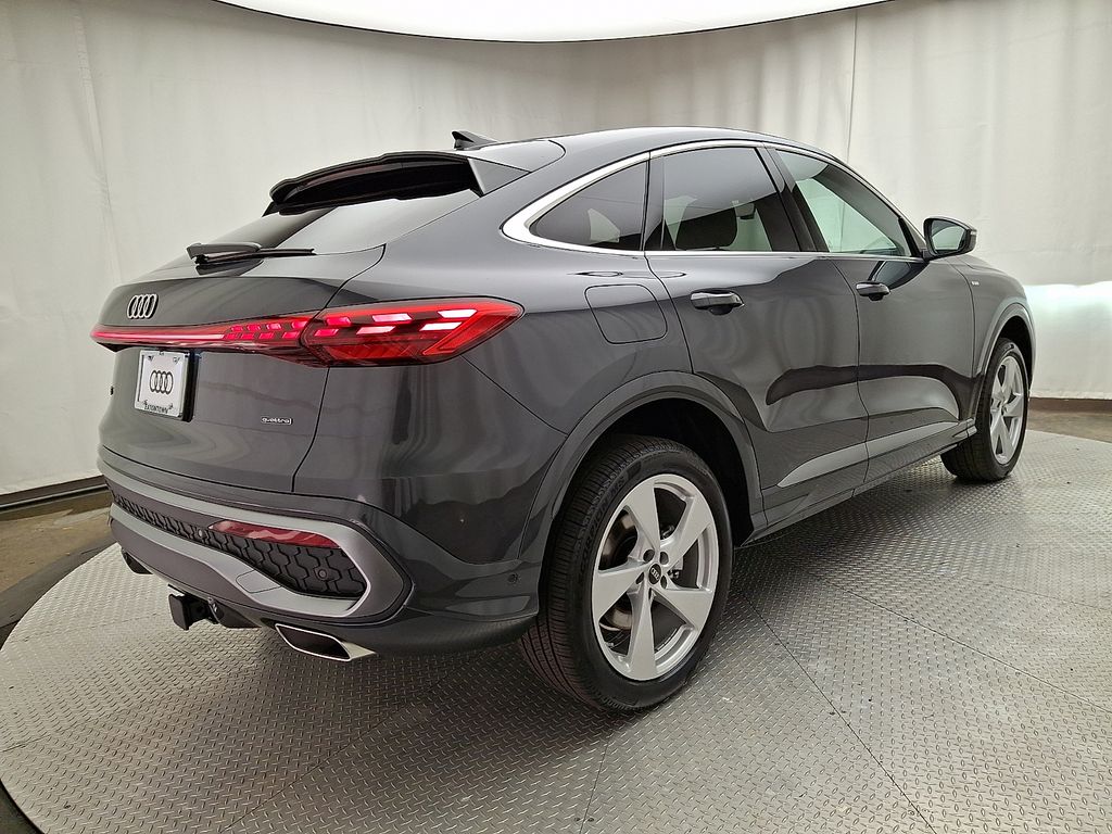 Thumbnail: 2026 Audi Q5 - 3
