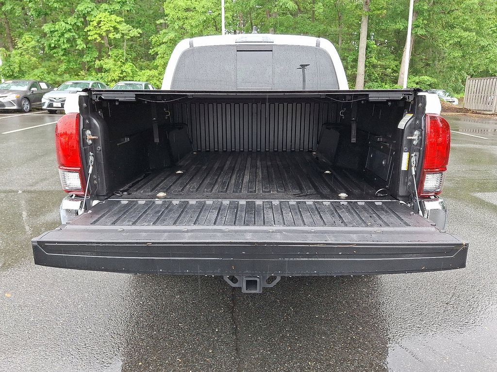 2020 Toyota Tacoma SR5 29