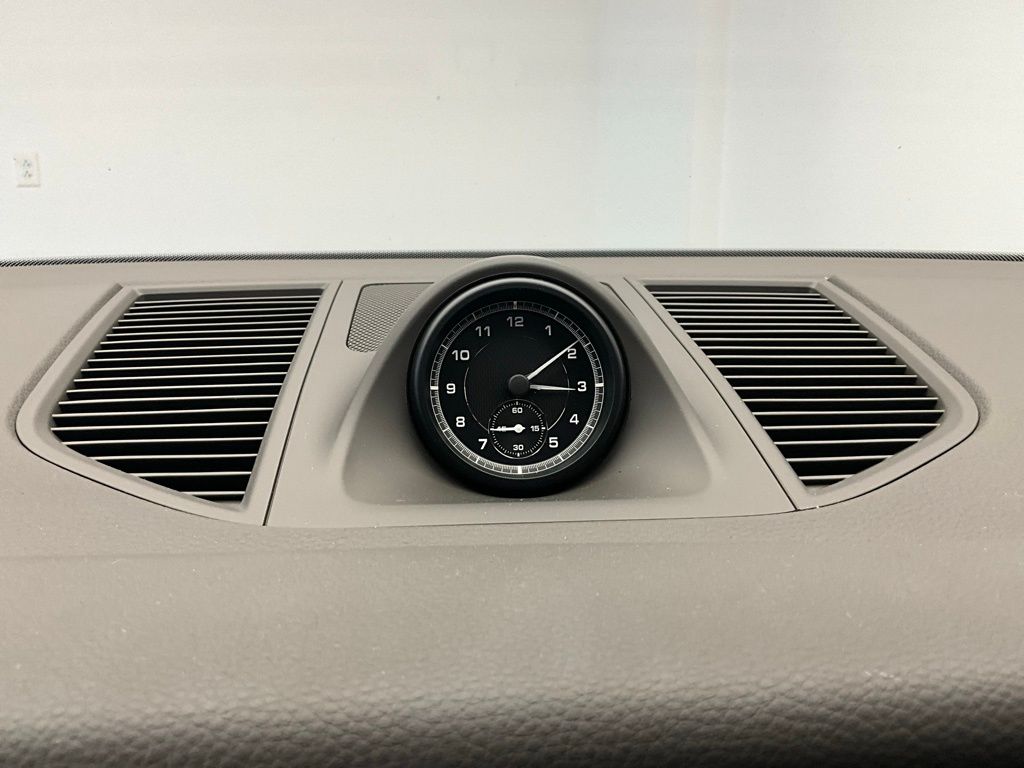 2024 Porsche Macan S 12