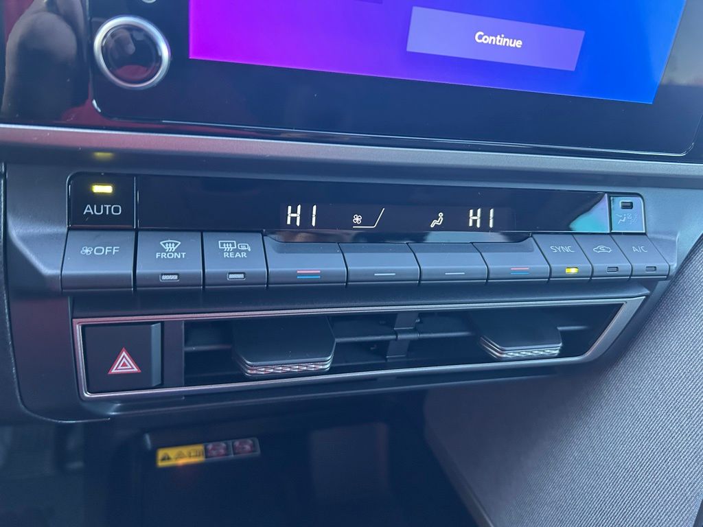 Thumbnail: 2025 Toyota Camry - 25