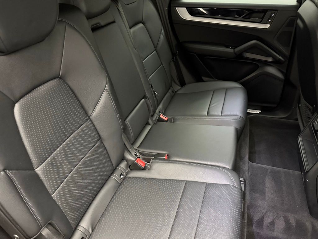 Thumbnail: 2024 Porsche Cayenne - 28