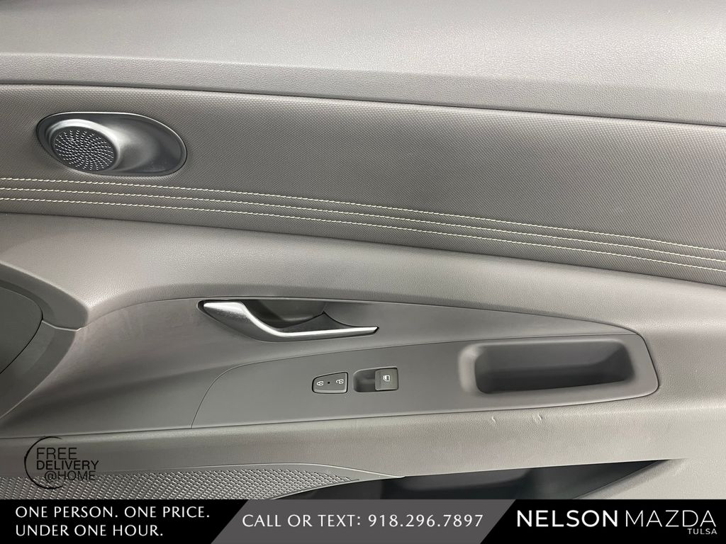 Used 2022 Black Hyundai SEL image 43