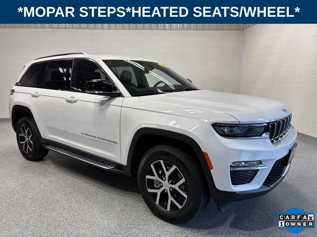 Bright White Clearcoat 2025 Jeep Grand Cherokee SUV / Crossover Four-Wheel Drive 8-Speed Automatic