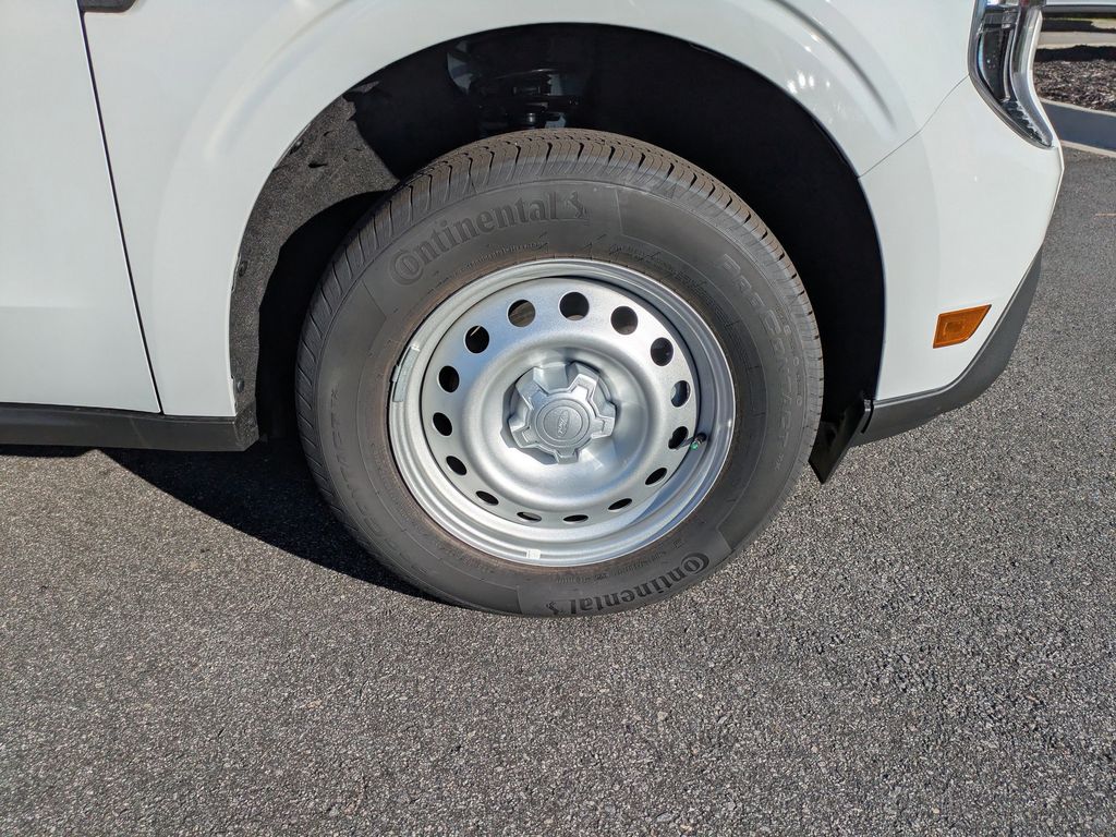 2025 Ford Maverick XL