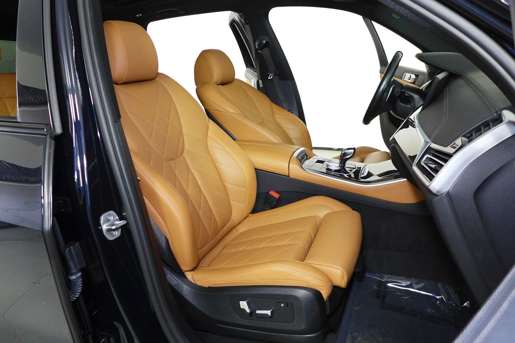 Thumbnail: 2023 BMW X5 - 18