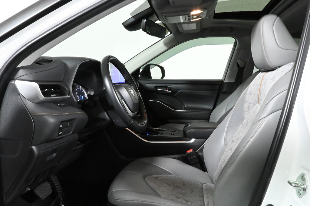 2023 Toyota Highlander Bronze Edition 3