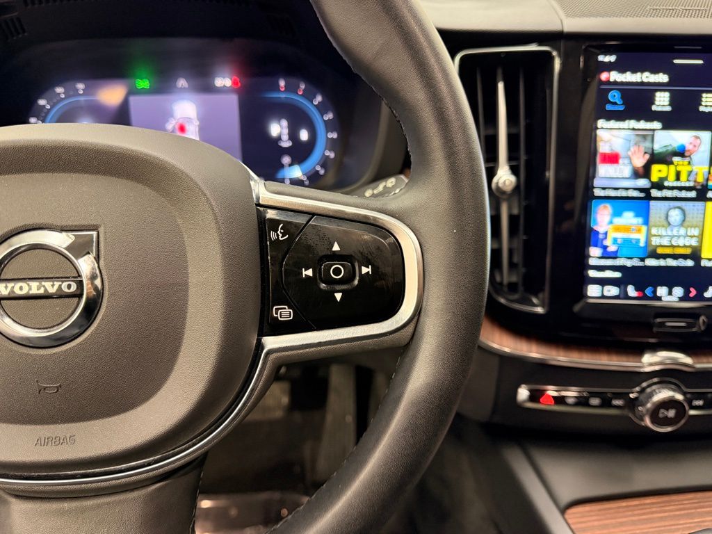 Thumbnail: 2023 Volvo XC60 - 14