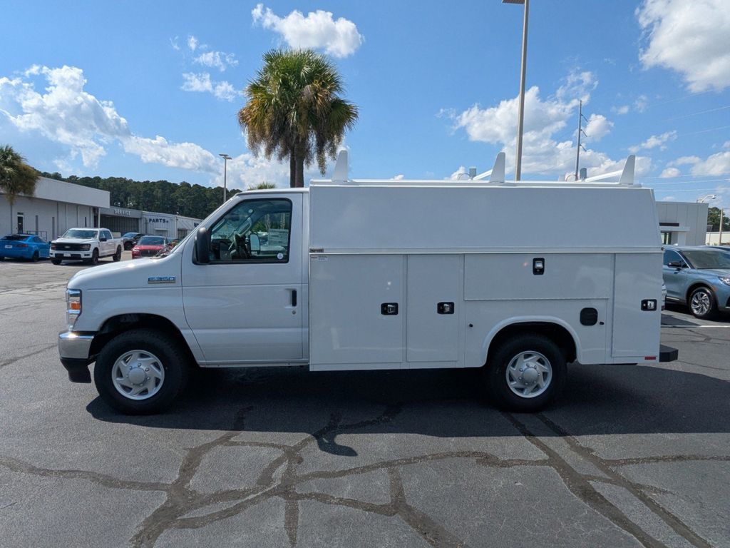 2026 Ford E-350 Cutaway 